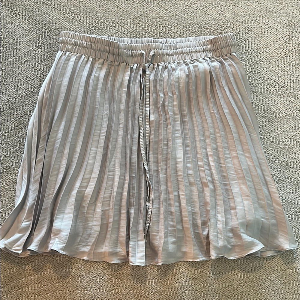 Super Stylish, Fun, Airy Silver/Gray Pleated Mini Skirt with Drawstring Waist
